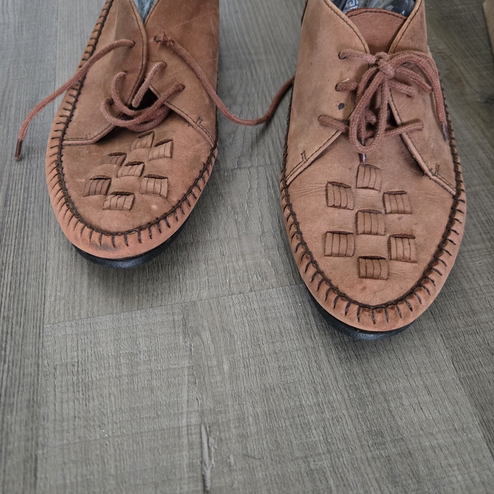 Vintage Bass Tan Lthr Women's High- Ankle Moccasins..size 8..in Excellent Cond